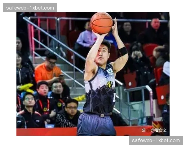 辽宁防守端对姜伟泽限制不力 给予对方太多三分球机会